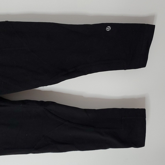 Lululemon black size 4 cropped leggings - Picture 3 of 7